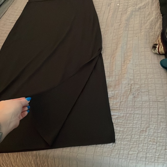 Black ribbed skirt w slit - new - Picture 2 of 6